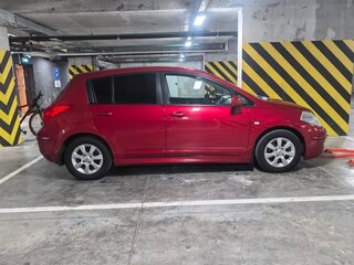 2011 Nissan Tiida I Рестайлинг, красный, 750000 рублей, вид 2