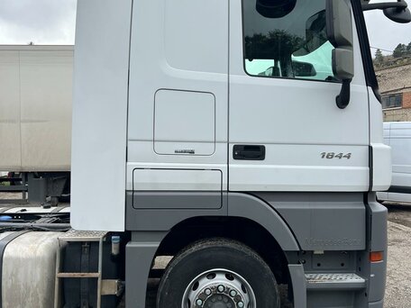 2018 Mercedes-Benz Actros, белый, 7500000 рублей, вид 2