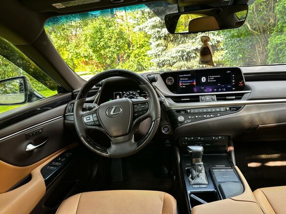 2022 Lexus ES 300h VII Рестайлинг, серый - вид 17
