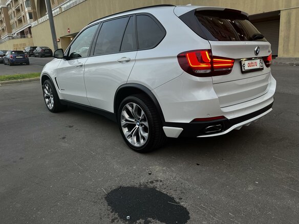 2016 BMW X5 30d III (F15), белый, 3100000 рублей - вид 4