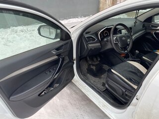 2023 Lada (ВАЗ) Vesta I Рестайлинг (NG), белый, 1400000 рублей, вид 4