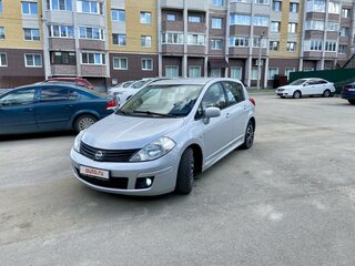 2010 Nissan Tiida I Рестайлинг, серебристый, 740000 рублей, вид 1