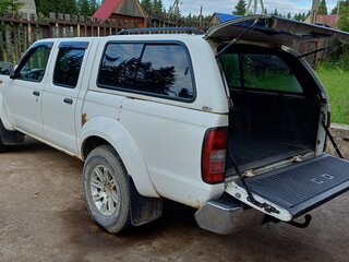 2010 Nissan NP300, белый, 1100000 рублей, вид 4