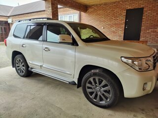 2014 Toyota Land Cruiser 200 Series Рестайлинг 1, белый, 6900000 рублей, вид 1