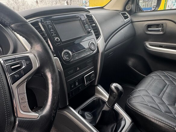 2019 Mitsubishi L200 V Рестайлинг, чёрный, 3000000 рублей - вид 5