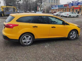 2015 Ford Focus III Рестайлинг, жёлтый, 650000 рублей, вид 2