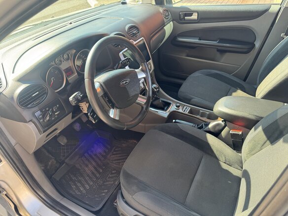 2008 Ford Focus II Рестайлинг, серебристый - вид 4