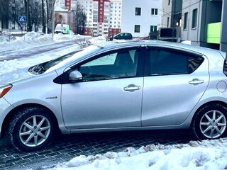 2015 Toyota Prius c I Рестайлинг, серебристый, 1178180 рублей, вид 2