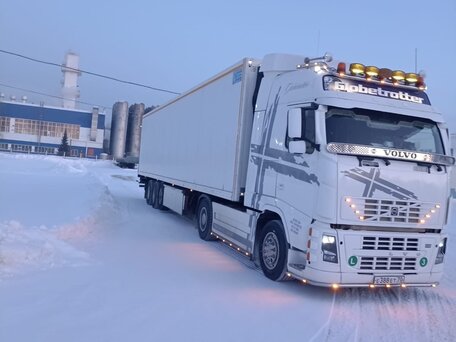 2008 Volvo FH, белый, 8000000 рублей, вид 4