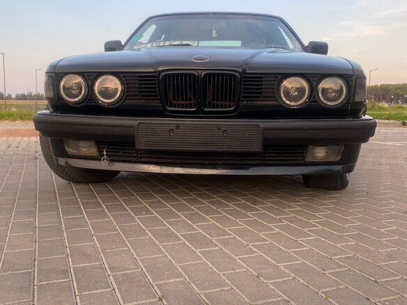 1987 BMW 7 серии 735Li II (E32), чёрный, 350000 рублей