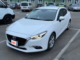 2018 Mazda Axela III Рестайлинг, белый, 1600000 рублей, вид 2