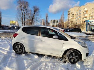 2013 Kia Venga I, белый, 999999 рублей, вид 3