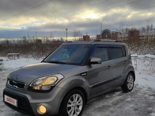 2011 Kia Soul I Рестайлинг, серебристый, 1100000 рублей, вид 1