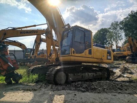 2022 Komatsu PC300, жёлтый, 18545900 рублей, вид 1