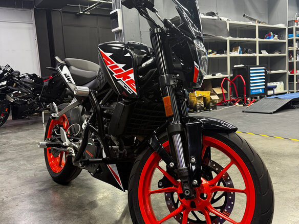 2021 KTM 200 Duke, чёрный, 350000 рублей - вид 5