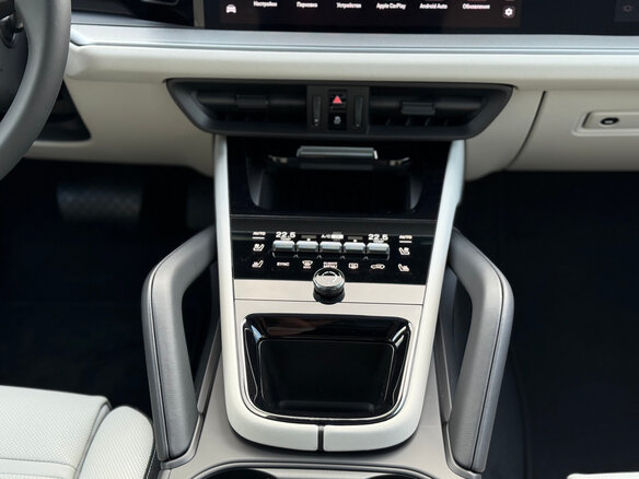 2026 Porsche Cayenne III Рестайлинг, серый, 14140000 рублей - вид 17
