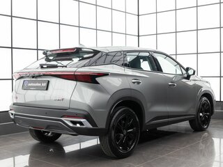 2024 Omoda C5 I Рестайлинг, серый, 2015000 рублей, вид 4