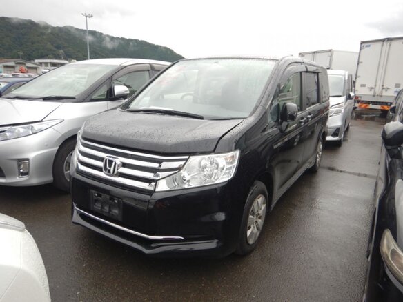 2014 Honda Stepwgn IV Рестайлинг, чёрный, 1450000 рублей - вид 8