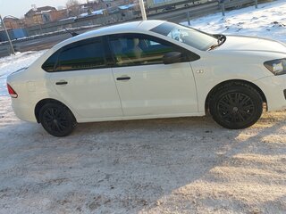 2018 Volkswagen Polo V Рестайлинг, белый, 1000000 рублей, вид 3
