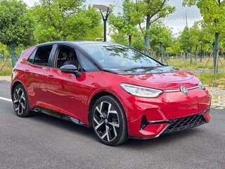 2025 Volkswagen ID.3 57.3 kWh I, белый, 2022100 рублей, вид 1