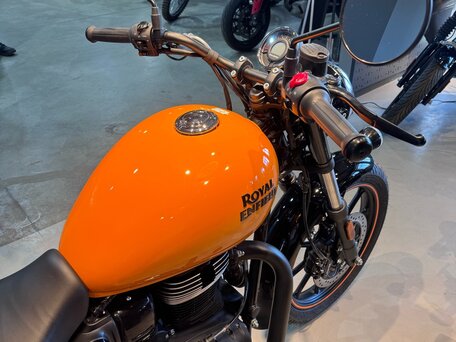 2026 Royal Enfield Meteor, оранжевый, 500000 рублей, вид 4