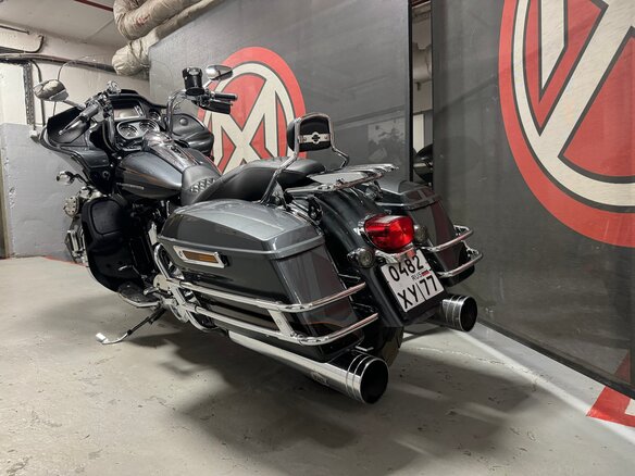 2015 Harley-Davidson CVO Road Glide Limited, чёрный, 1800000 рублей - вид 5