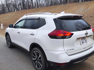 2020 Nissan X-Trail III Рестайлинг, белый, 2750000 рублей, вид 3