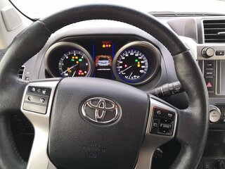 2016 Toyota Land Cruiser Prado 150 Series Рестайлинг 1, чёрный, 4600000 рублей, вид 5