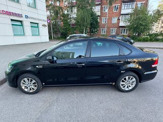 2016 Volkswagen Polo V Рестайлинг, чёрный, 1000000 рублей, вид 5