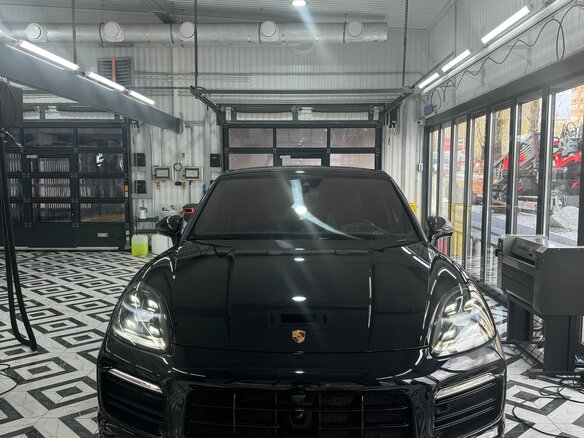 2021 Porsche Cayenne GTS Coupé III, чёрный, 14200000 рублей - вид 3