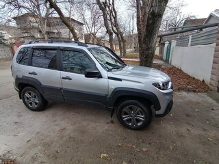 2023 Lada (ВАЗ) Niva Travel I, серебристый, 1170000 рублей, вид 1