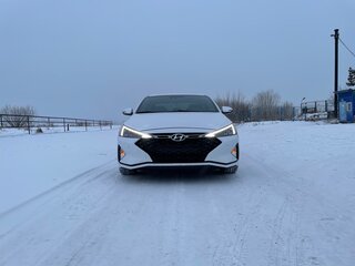 2019 Hyundai Avante N Line VI Рестайлинг, белый, 2350000 рублей, вид 4