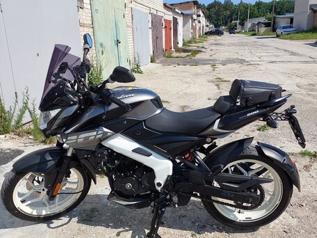 2021 Bajaj Pulsar NS 200, серый, 232000 рублей, вид 2