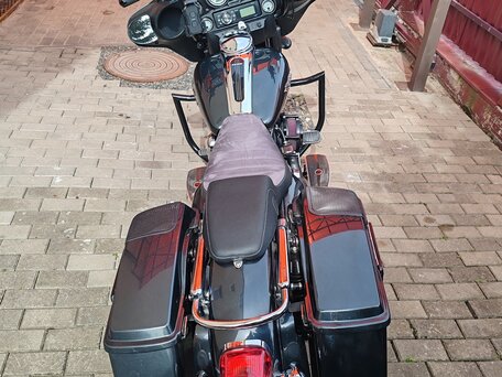 2006 Harley-Davidson Street Glide, чёрный, 568863 рублей, вид 2