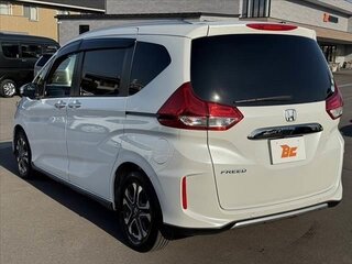 2022 Honda Freed II Рестайлинг, белый, 1200000 рублей, вид 5