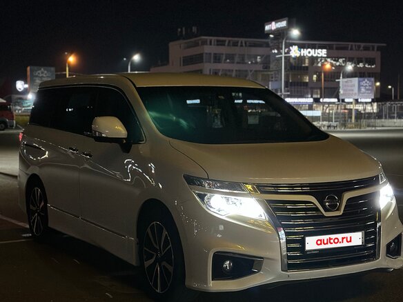 2017 Nissan Elgrand III (E52) Рестайлинг, белый, 3200000 рублей - вид 2