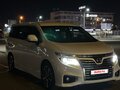 2017 Nissan Elgrand III (E52) Рестайлинг, белый, 3200000 рублей - вид 2