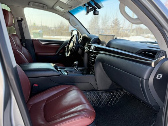 2016 Lexus LX 450d III Рестайлинг 2, серый, 7000000 рублей - вид 12