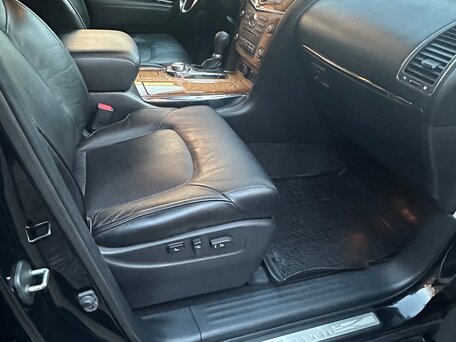 2010 Infiniti QX56 II, чёрный, 2599999 рублей, вид 4
