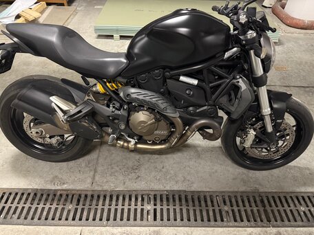 2015 Ducati Monster 821, чёрный, 600000 рублей, вид 2