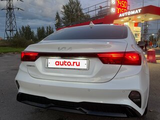 2022 Kia Cerato IV Рестайлинг, белый, 2050000 рублей, вид 4
