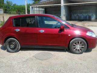 2008 Nissan Tiida I, красный, 557000 рублей, вид 2