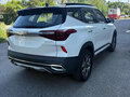2022 Kia KX3, белый, 1690000 рублей - вид 2