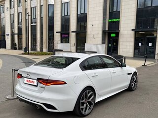 2019 Jaguar XE I Рестайлинг, белый, 3990000 рублей, вид 2