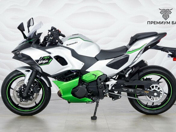 2025 Kawasaki Ninja 7, серебристый, 899000 рублей - вид 1