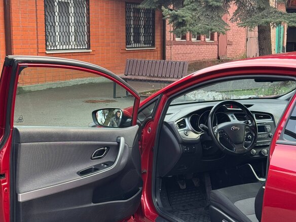 2013 Kia Ceed II, красный, 890000 рублей - вид 9