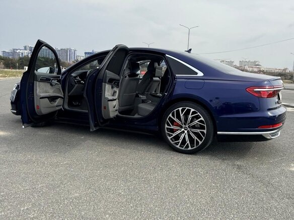 2021 Audi A8 60 TFSI e IV (D5), синий, 8230000 рублей - вид 15