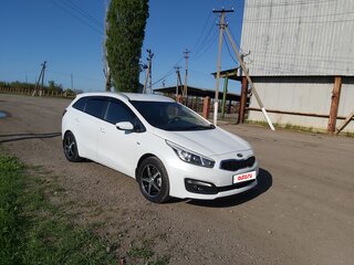 2016 Kia Ceed II Рестайлинг, белый, 1100000 рублей, вид 3