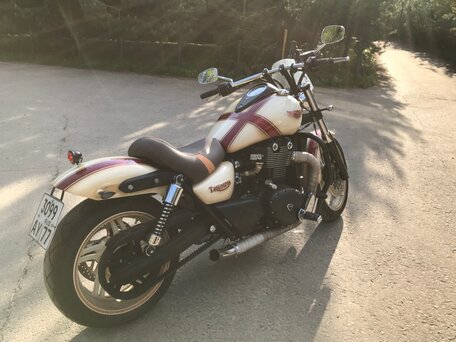 2013 Triumph Thunderbird Storm, бежевый, 1300000 рублей, вид 1