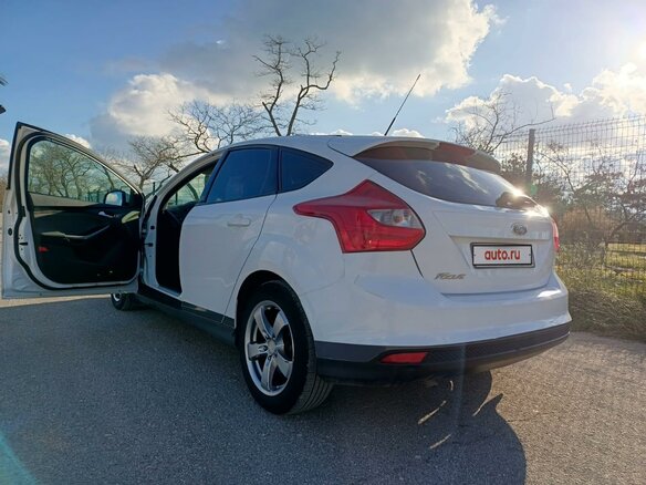 2013 Ford Focus III, белый, 680000 рублей - вид 4